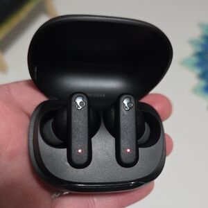 NWOT Skullcandy Smokin' Wireless Earbuds